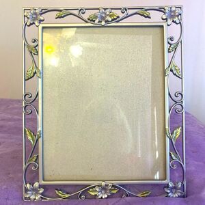 DECOREL VINTAGE 8X10 SILVER PHOTO FRAME